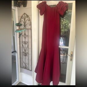 Formal Evening Gown or Mother-of-the-Bride!
new with tags! Size 10, burgandy
